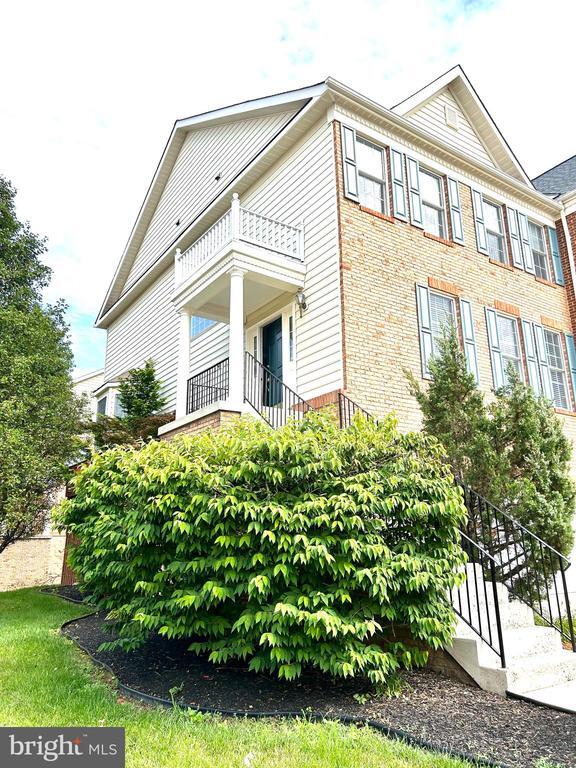 Building Photo - 25937 Kirkwood Square