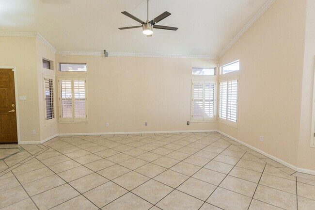 Building Photo - 7421 S Kachina Dr