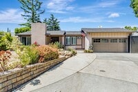 Building Photo - Saratoga Gem - 4BR Home Open Floor Plan & ...