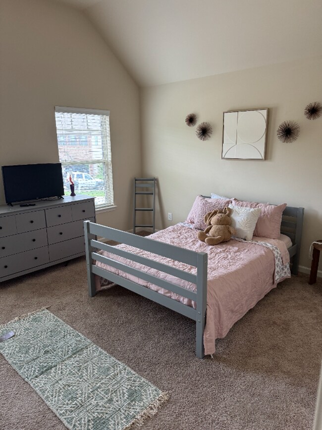 Building Photo - 12 Hillfoots Ct