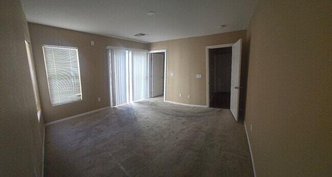Building Photo - Beautiful 4 Bedroom Home in Mountains Edge