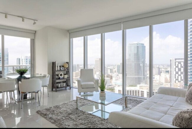 Building Photo - 501 Brickell Ave