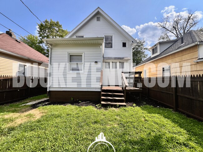 Building Photo - 1110 Harding Dr