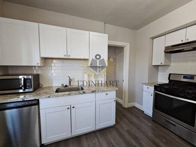 Building Photo - 915 N Harrison Ave