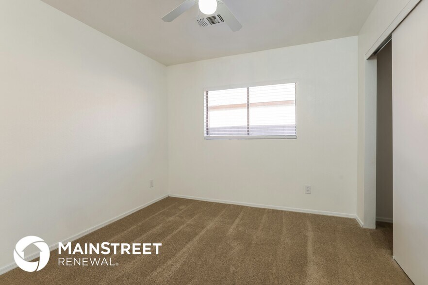 Building Photo - 1725 W Rita Marie Dr