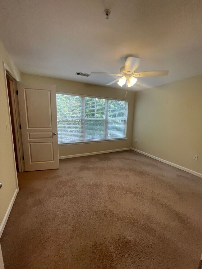 Building Photo - 15-1529 Gutleber