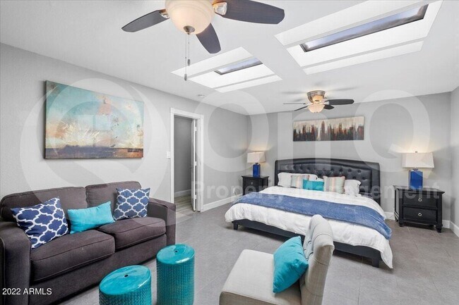 Building Photo - 6149 E Delcoa Ave