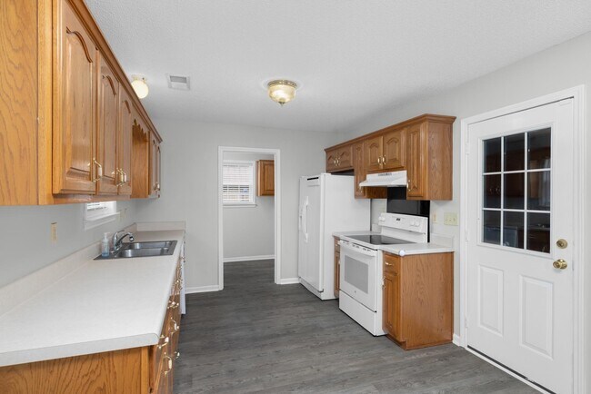 Building Photo - 463 David Reed Dr