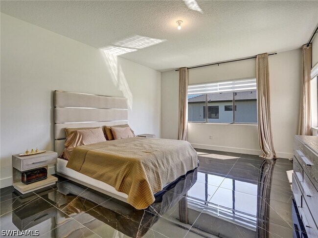 Building Photo - 5126 Panella Ave