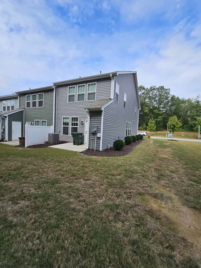 Building Photo - 1085 Millison Pl
