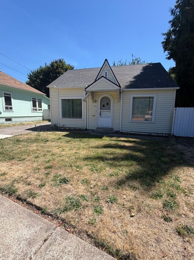 Building Photo - 2 Bedroom with a garage with Large fenced yard!