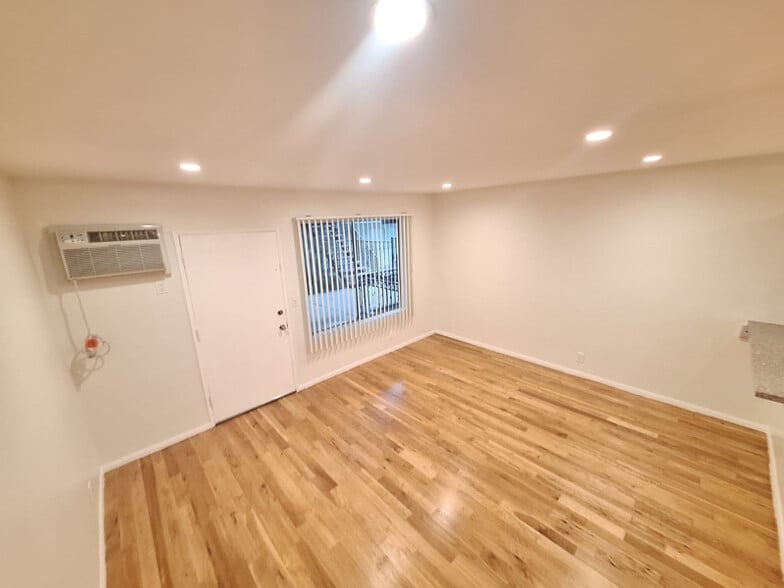 Building Photo - 4660 Kester Ave