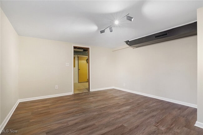 Building Photo - 7429 Sylvan Dr