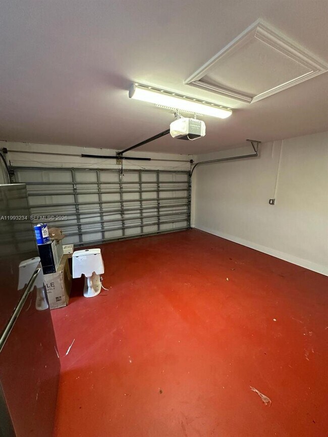 Building Photo - 2110 NW 91st Terrace