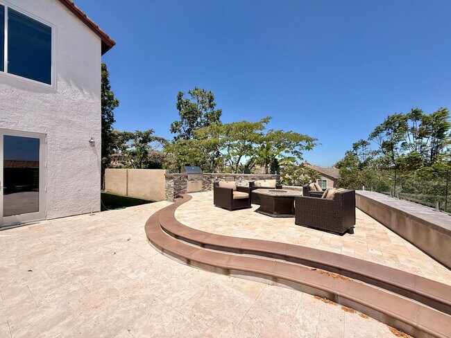 Building Photo - Luxurious Tuscan Style Villa in San Diego - Entertainers Dream!