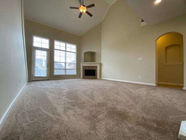 Building Photo - LARGE AND SPACIOUS HOME IN BARTLETT/ARLINGTON