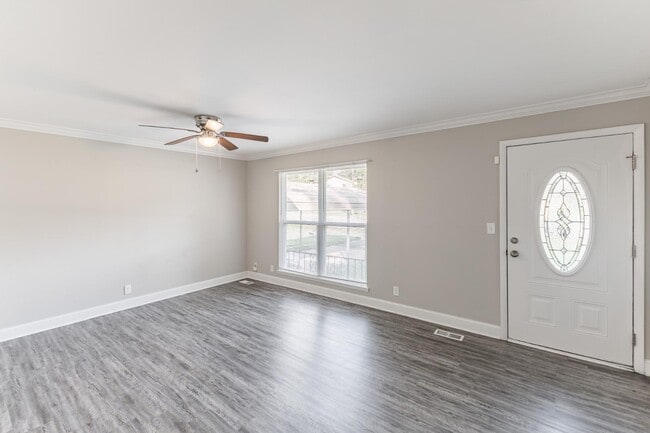 Building Photo - 2402 Mcclain Cir NW