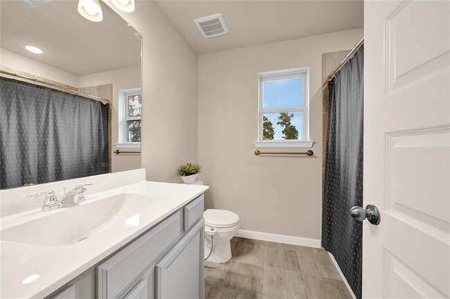 Building Photo - 3859 Fleetwood Falls Ln