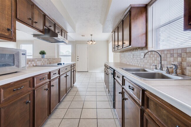 Building Photo - 22206 N Fork Dr