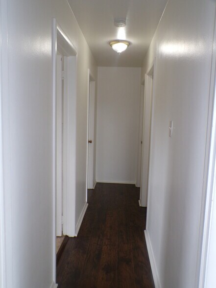 Building Photo - 1337 W Livingston St