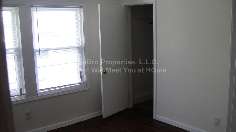 Primary Photo - 4054 North Park Avenue