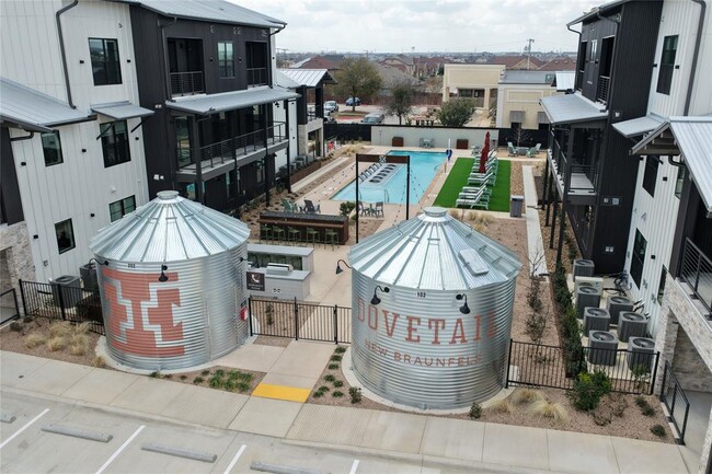 Building Photo - 630 Central Pkwy