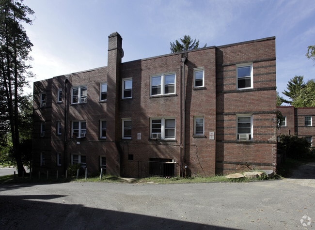 Building Photo - 4585 MacArthur Blvd NW