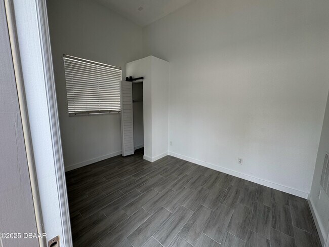 Building Photo - 6088 S Williamson Blvd