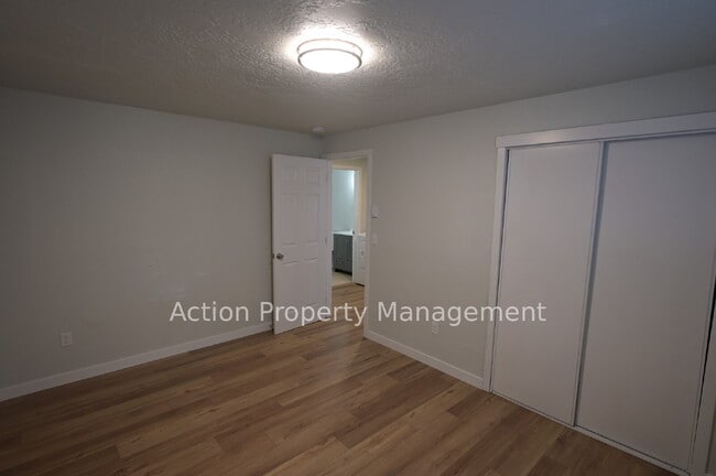 Building Photo - 2 bed, 1 bath, 1 car garage in Sequim