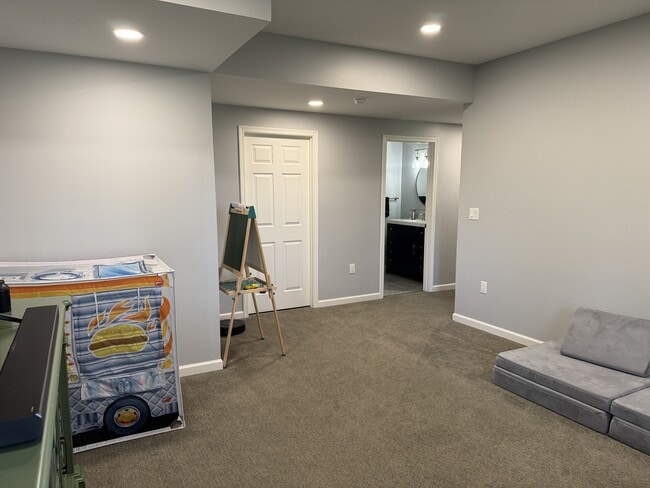 Building Photo - 166 Gwenedd Ln