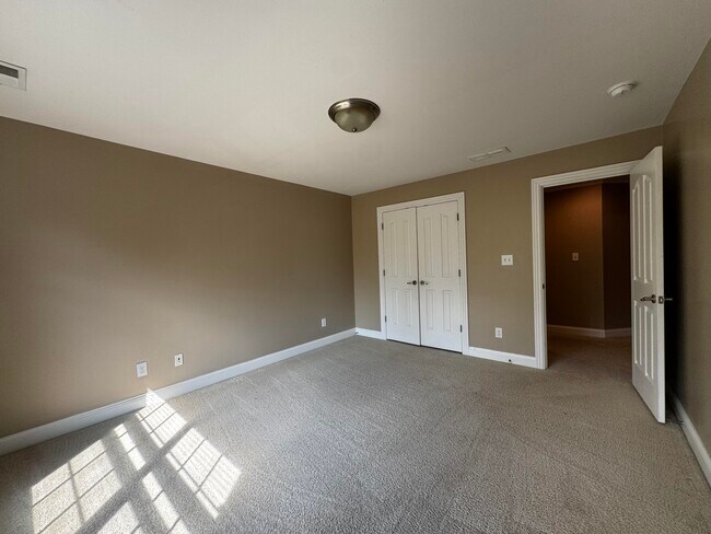 Building Photo - 3120 Hemingway Ln