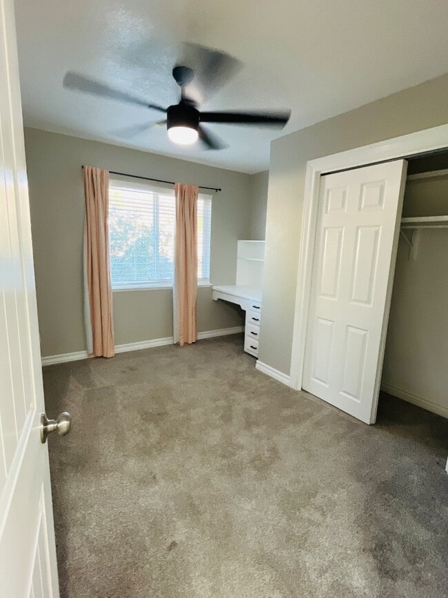 Building Photo - 6407 Los Altos Dr