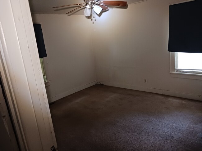 Building Photo - 302 Colegate Dr