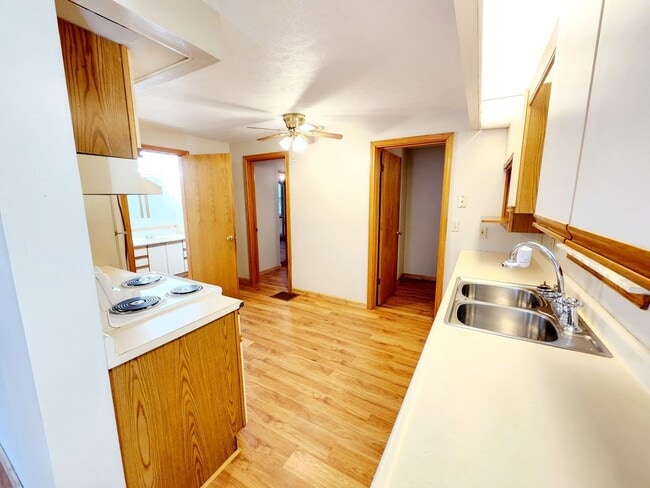 Building Photo - 2 Bedroom house near Mileground - Available 05/20/2026