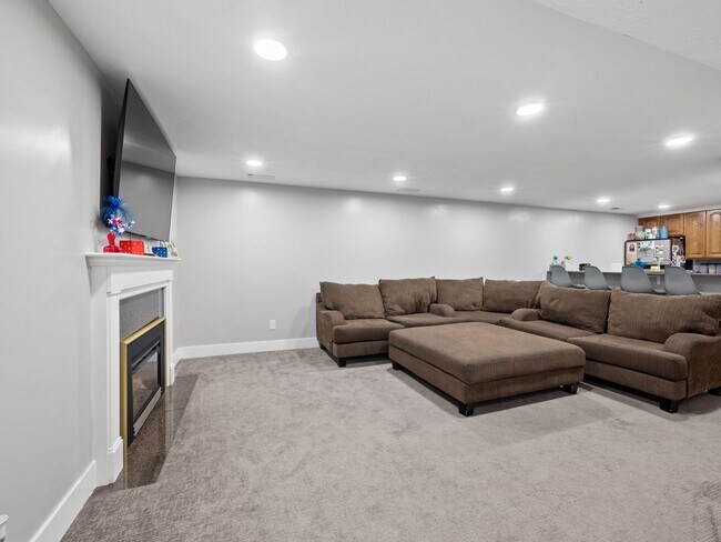 Building Photo - 3340 S Terrace View Dr