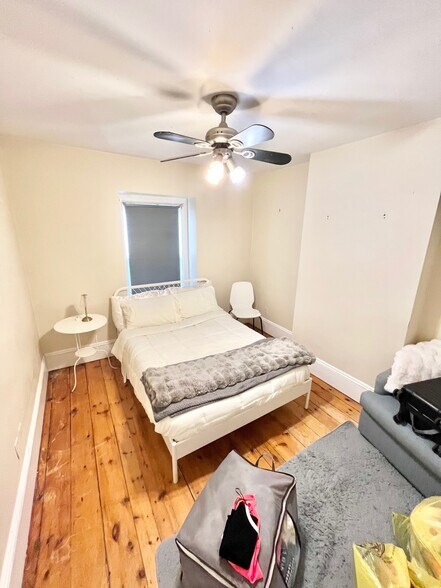 Building Photo - 14 Woodmont St