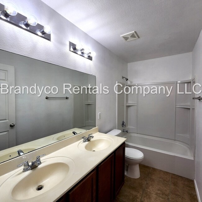 Building Photo - 411 Taurus Dr