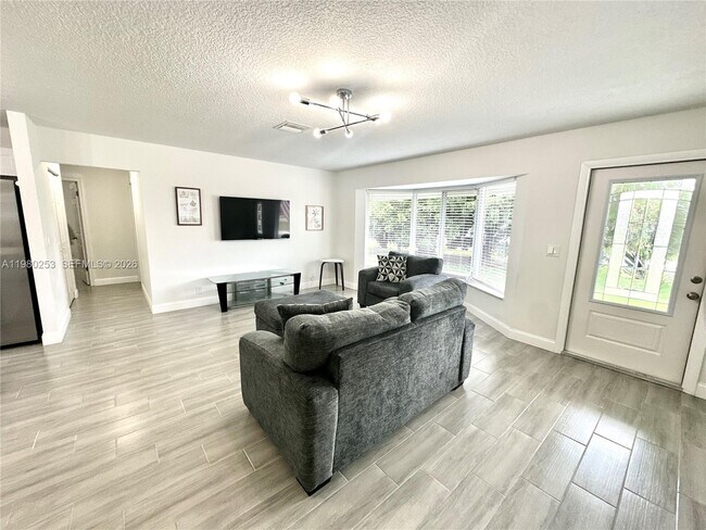 Building Photo - 3511 Quentin Ave