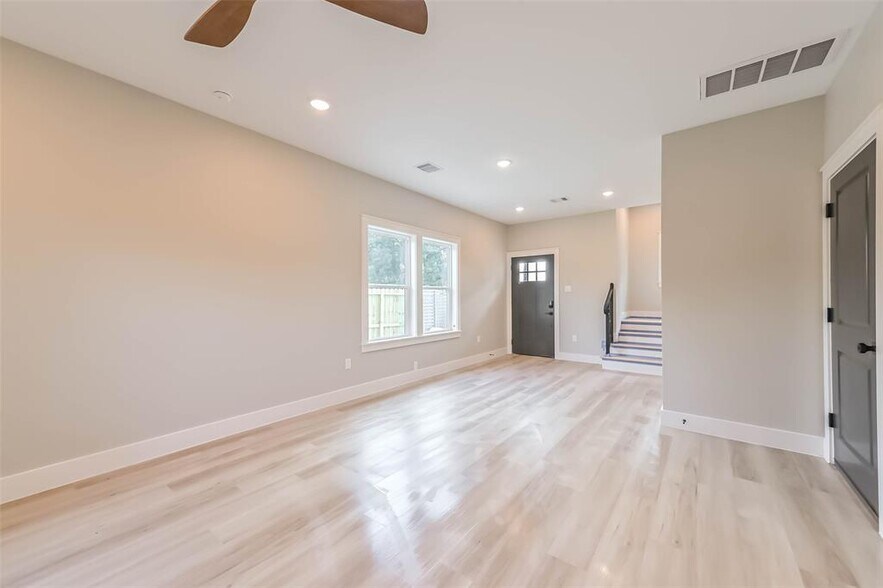 Building Photo - 4721 Mallow St