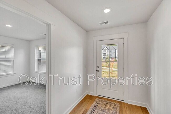 Building Photo - 236 Somerset Acrs Dr