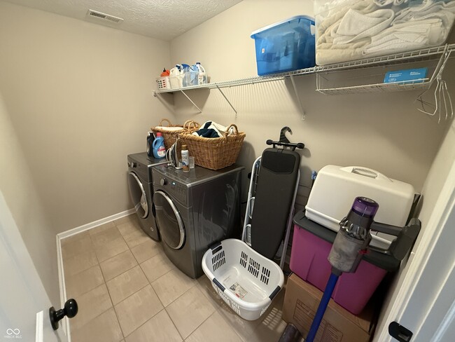 Building Photo - 5193 Rangewood Dr