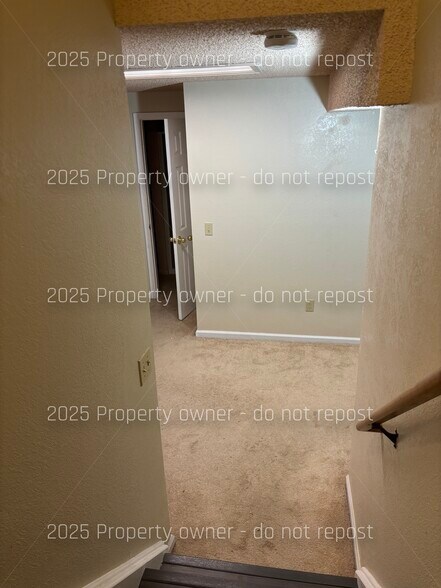 Building Photo - 2010 S Xenia Way