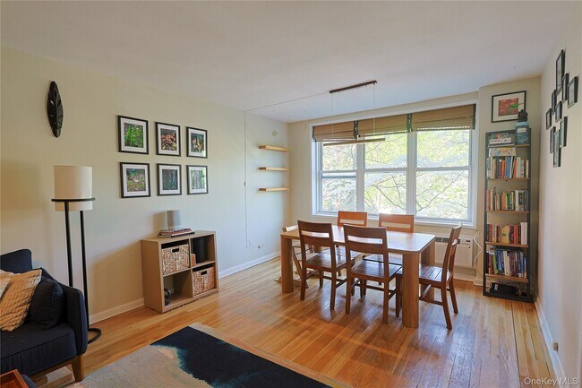 Building Photo - 5730 Mosholu Ave