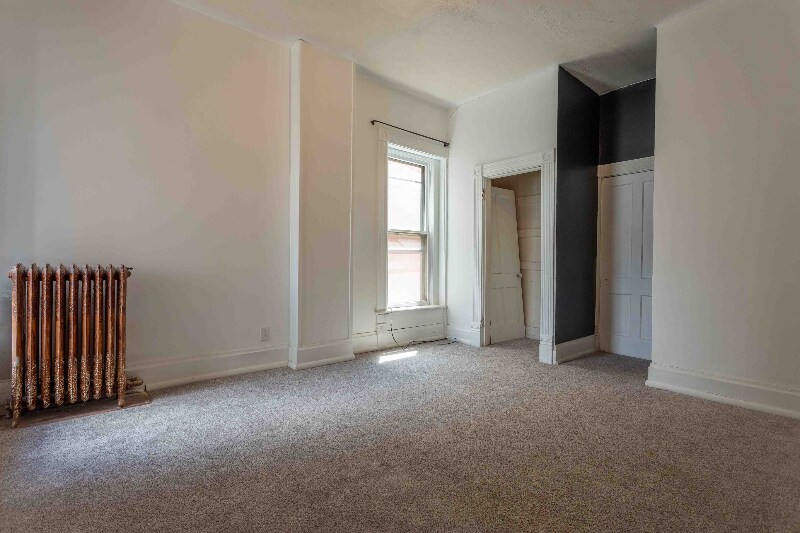 Building Photo - 1658 Iowa St