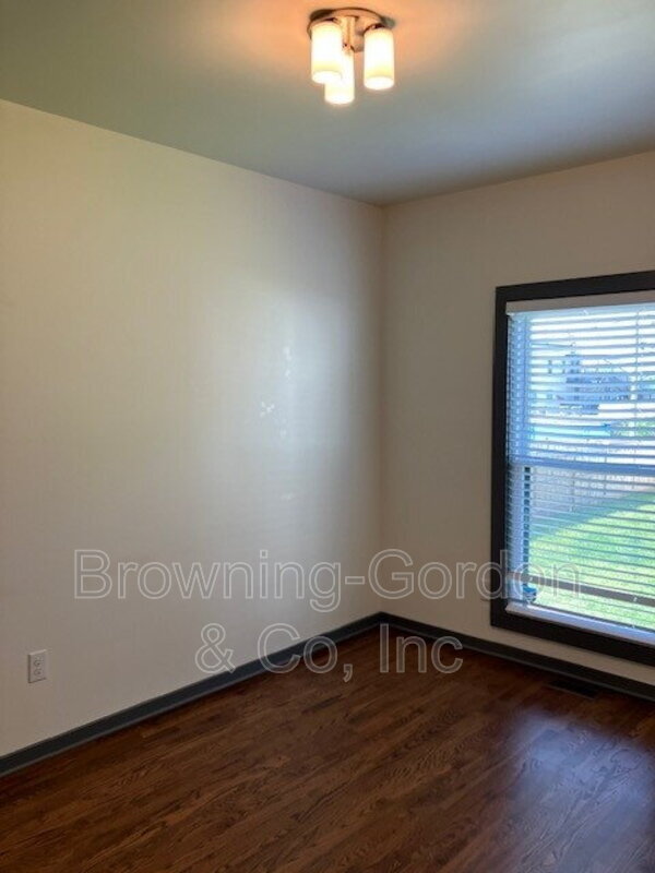 Building Photo - 1107 Holly St