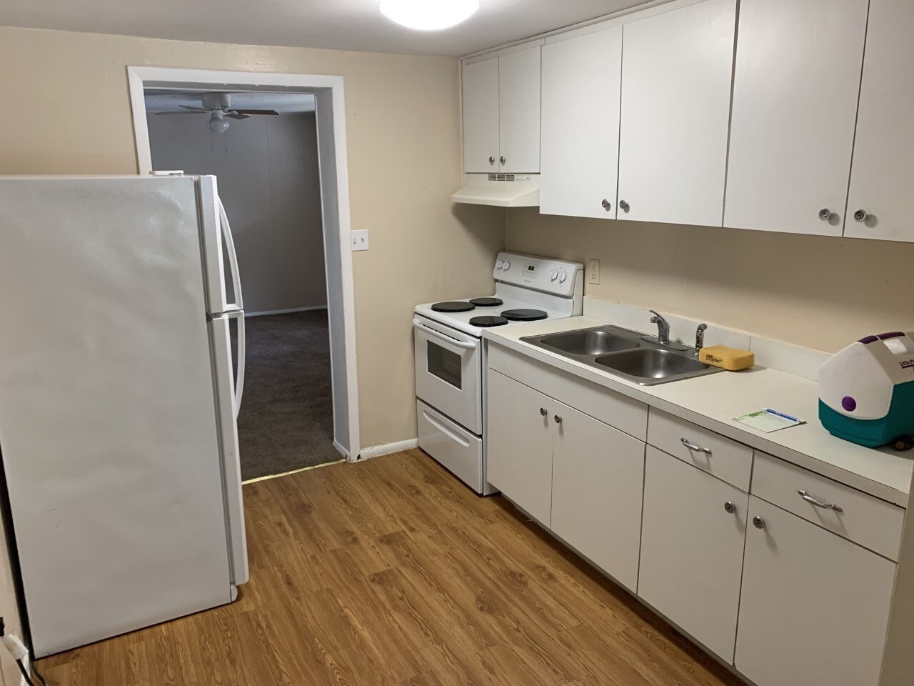 Kitchen Between Den and Living - 1213 Mook St