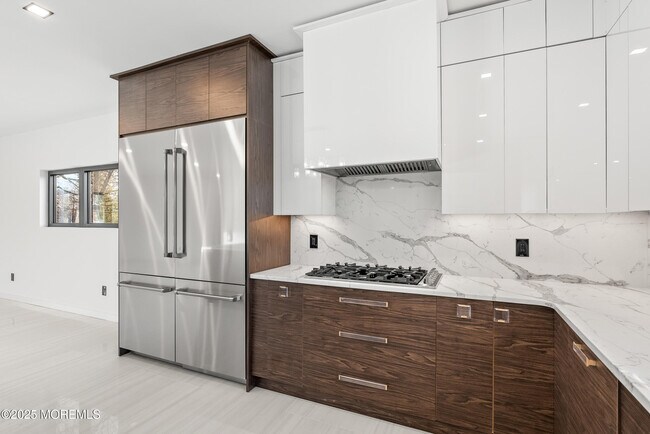 Building Photo - 459 Harnell Ave