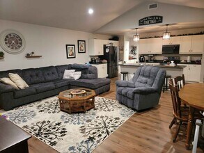 Building Photo - 1882 A