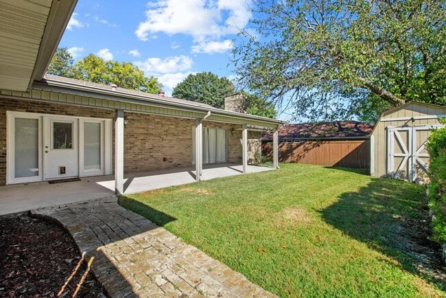 Building Photo - Charming 3-Bedroom Home with Garden Oasis