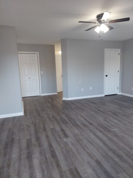 Living Room - 115 Shearer St